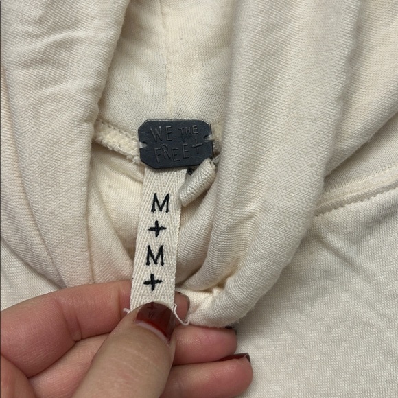 We The Free Off-White Oversized Turtleneck Size Medium - Picture 3 of 4